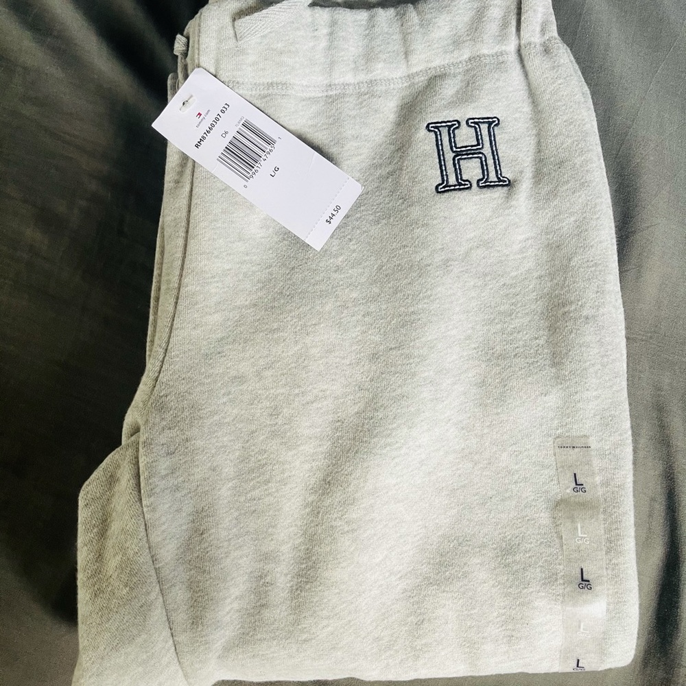 FREE SHIP! NWT Tommy Hilfiger sweat pants (M/L)